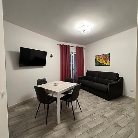 Casa Larry Apartment Марино Екстериор снимка
